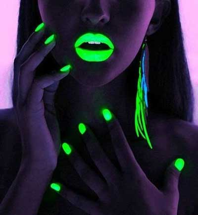 unhas que brilham imagens de Esmalte neon