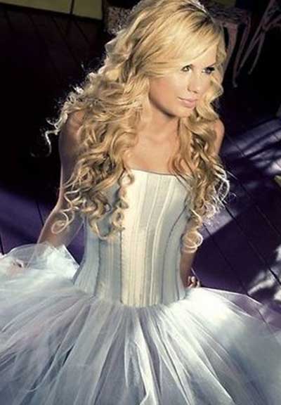 com vestido penteado para baile